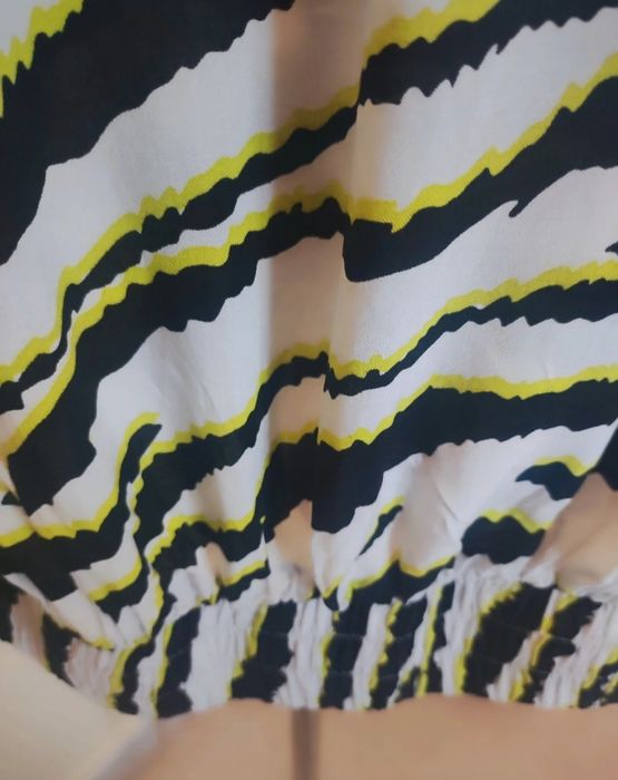 Linda blusa com 3 cores