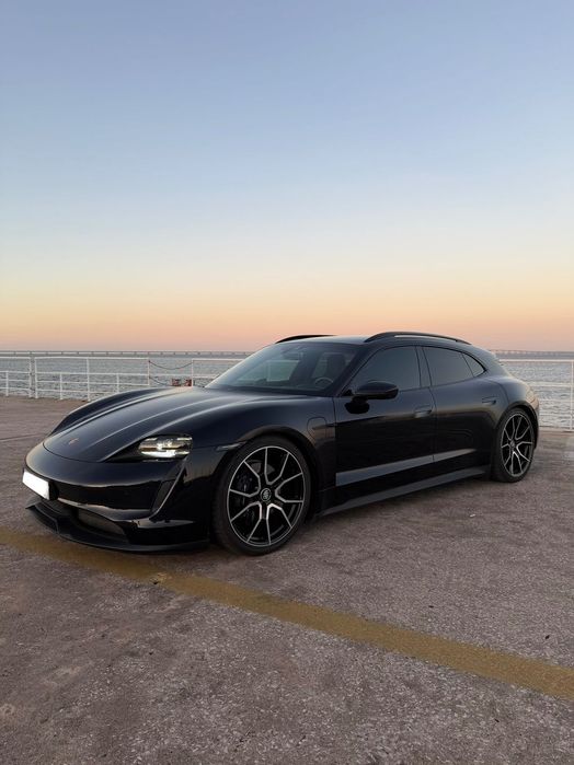 Porsche Taycan Sport Turismo Black Edition