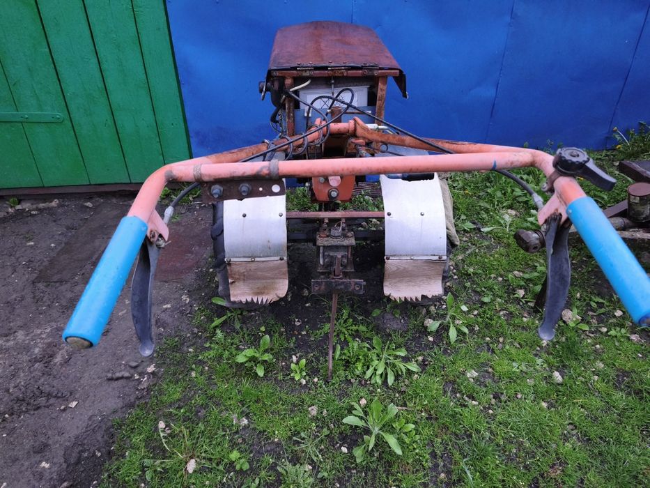 Иотоблок зубр 9 кінських сил в робочому стані. 18000тис. 2018 рік з фрезою