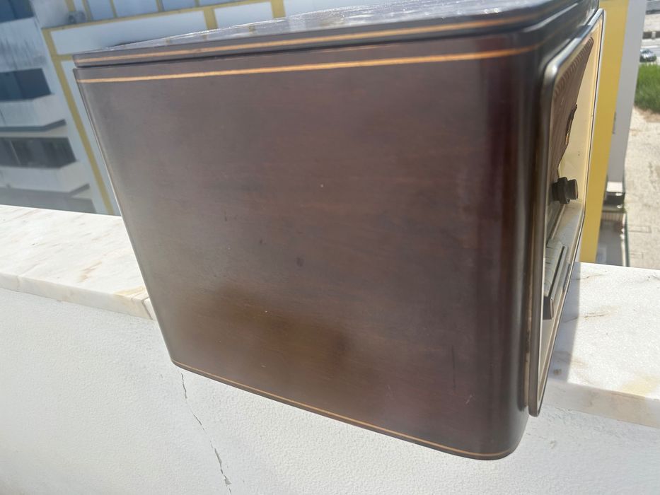 Rádio antigo, Telefunken com gira discos