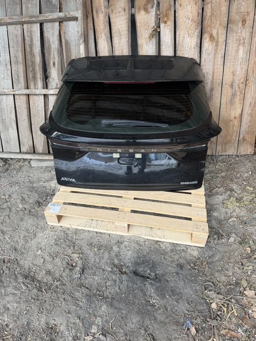 Кришка багажника у зборі   Nissan Ariya  2023–26