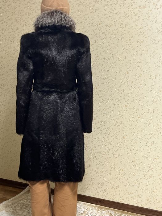 Продам Шубу. Тепла. Як нова. 42 розмір. На зріст 160-170 см