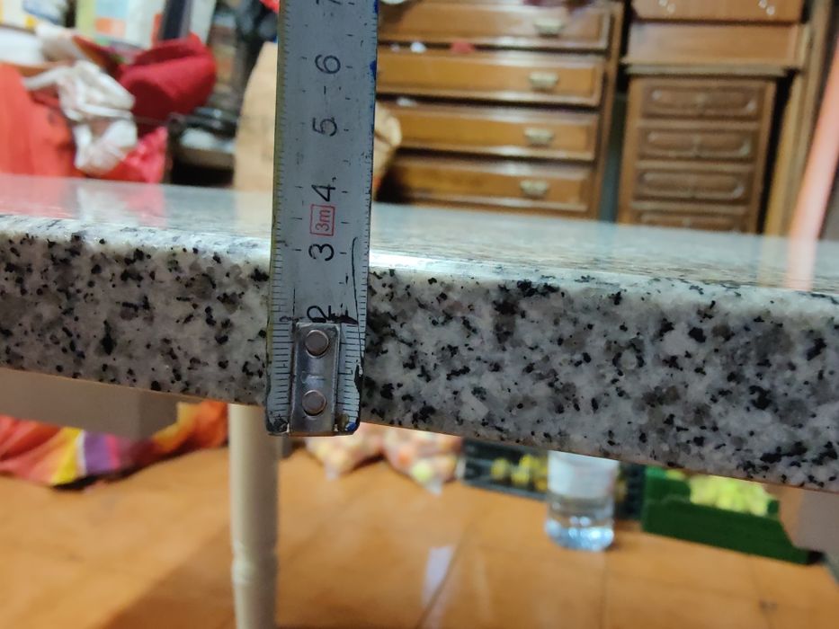 Mesa de jantar em granito