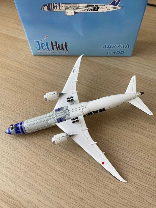 Model samolotu Boeing 787 ANA 1:400