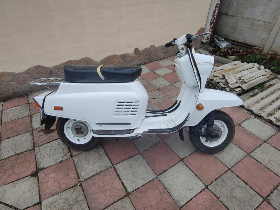 Мотороллер Електрон.