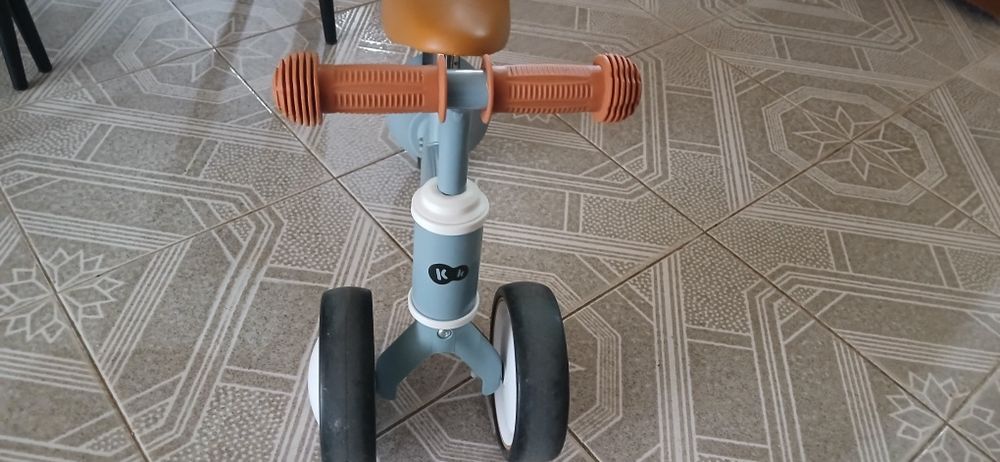 Bicicleta de Equilíbrio KINDERKRAFT Cutie Light Blue