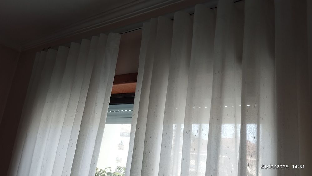Cortinados com varão