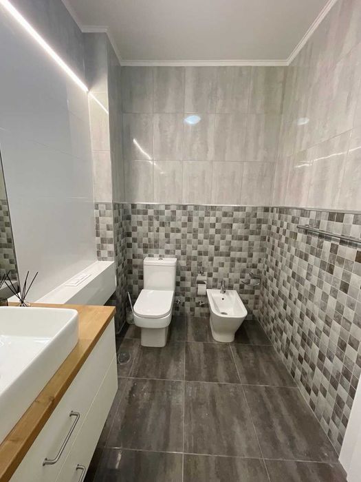 Apartamento luminoso e totalmente renovado, pronto a habitar.