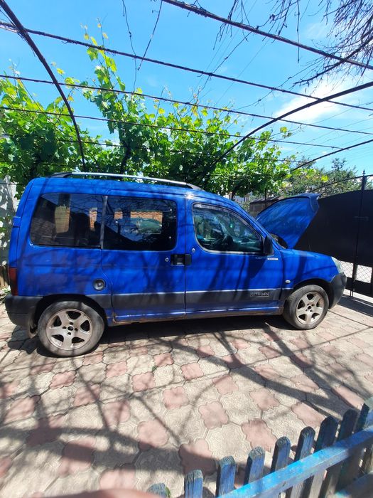 Продам Citroën Berlingo 2004 року у гарному стані