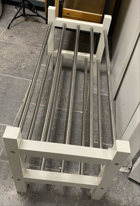 Tjusig sapateira IKEA branca