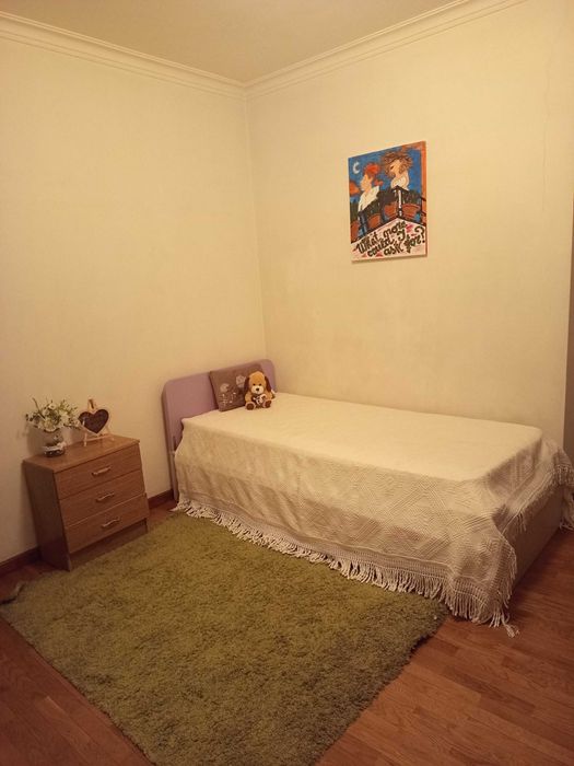 Alugo um quarto