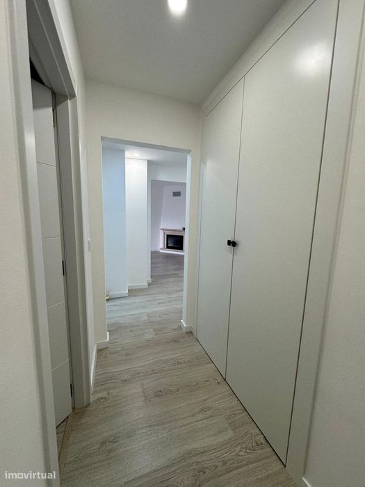 Fantástico Apartamento T2 Totalmente Remodelado com Parqueamento