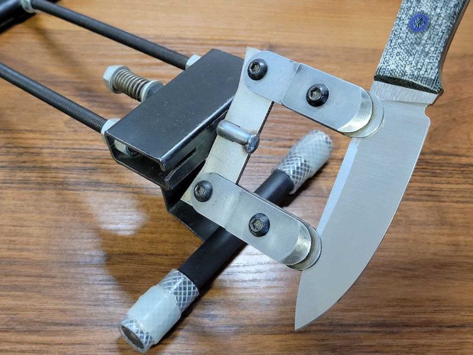 Ручна точилка для ножів з поворотним механізмом