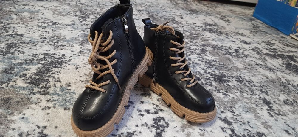 Ботінки зимові для дівчинки 35 36 р