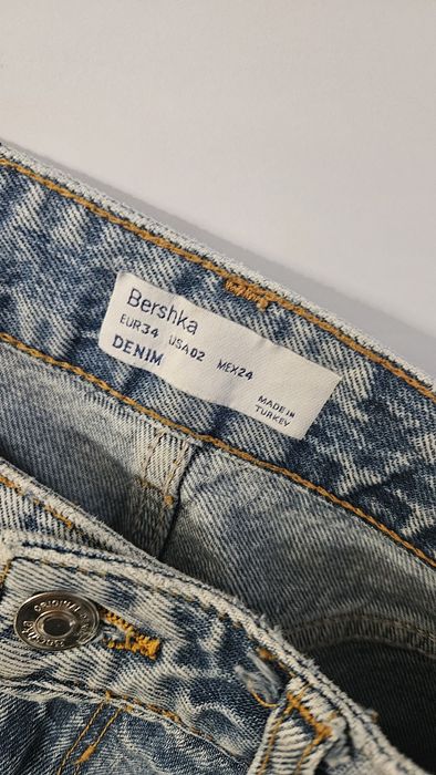 Krótkie spodenki Bershka