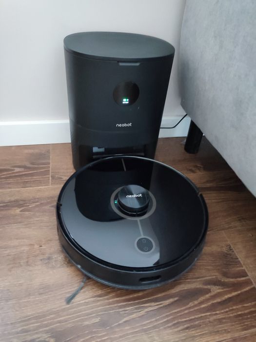 Robot sprzątający neabot n2