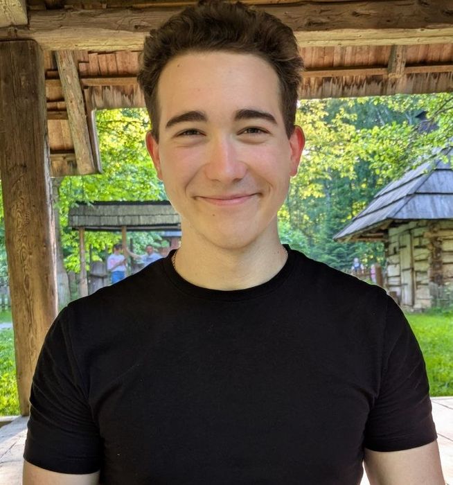 Репетитор  англійської,української,математики,фізики, історії, німецьк