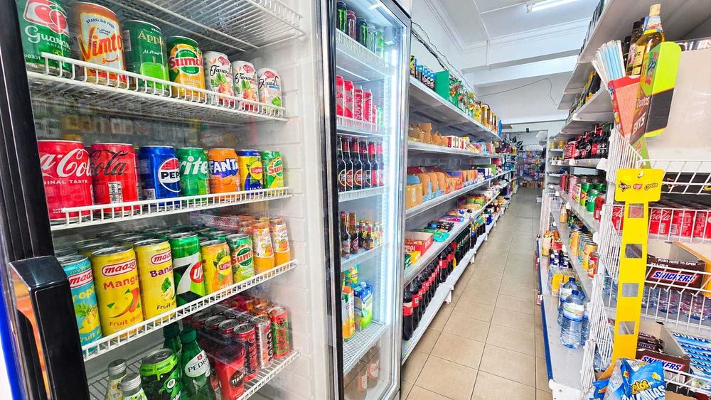 Mercado Mercearia em pleno funcionamento em campolide