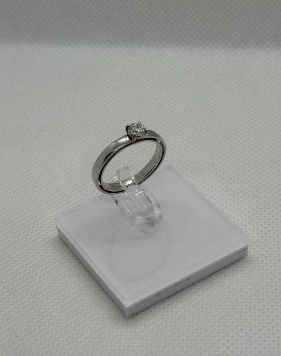 Кольцо с бриллиантом 0.32ct