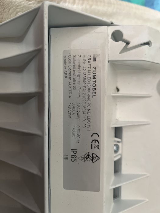 Zumtobel CRAFT M LED lampa halogen oświetlenie garażu