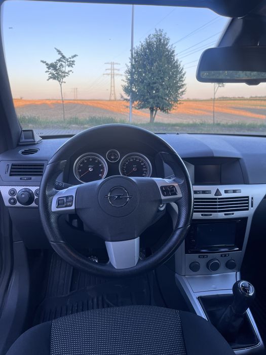 Opel Astra H GTC