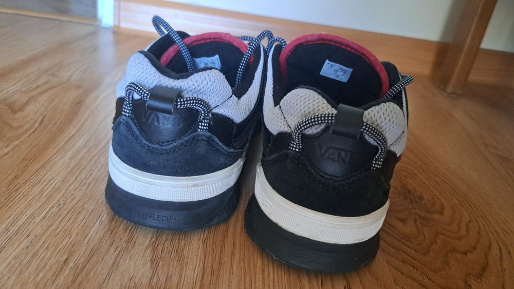 Buty sportowe Vans r. 39