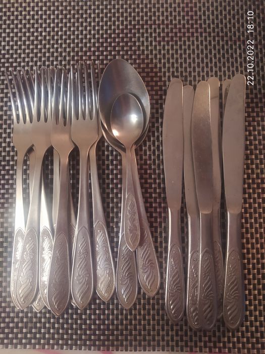 Продам столовые приборы!)