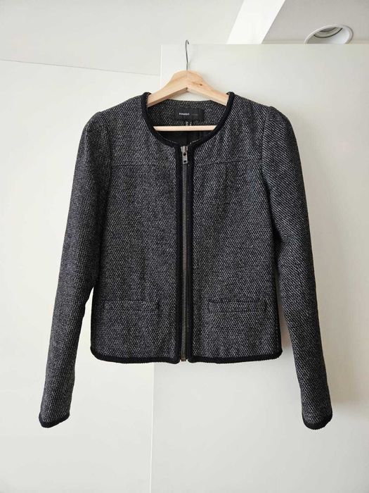 Casaco Estruturado Clássico com Fecho de correr