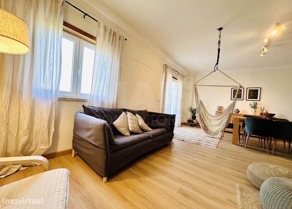T4 Duplex Renovado com 3 Varandas, Garagem Box e Arrecadação | São ...