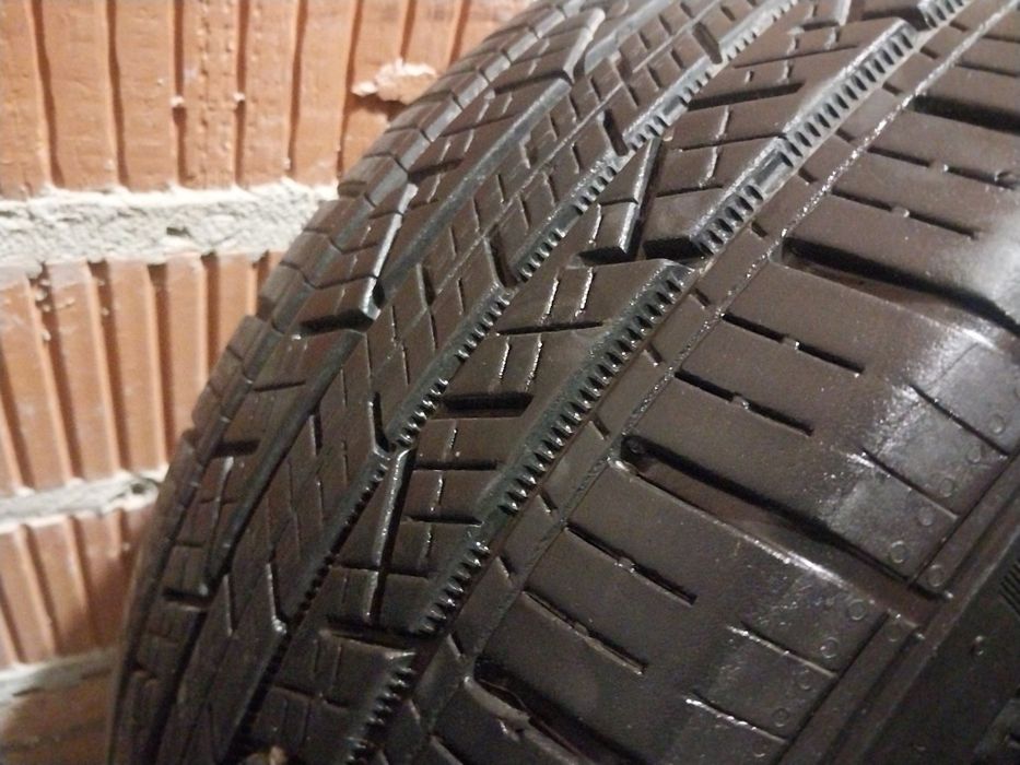 ШИНИ Continental  235/60 R18