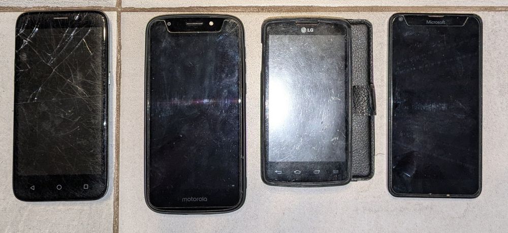 Продам свої неробочі смартфони