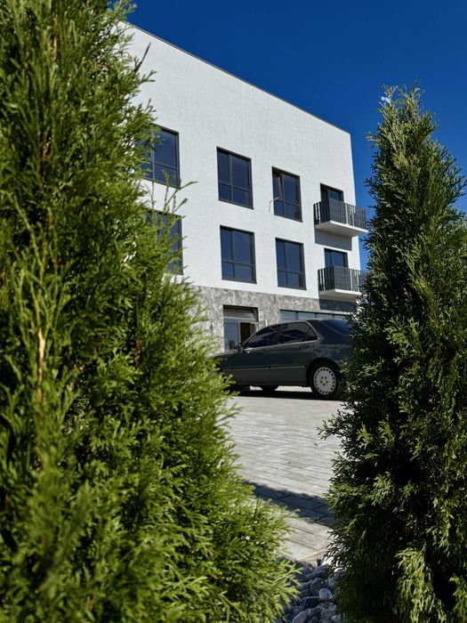 Двокімнатна квартира в новобудові з кухнею-студією площею 70 м/кв