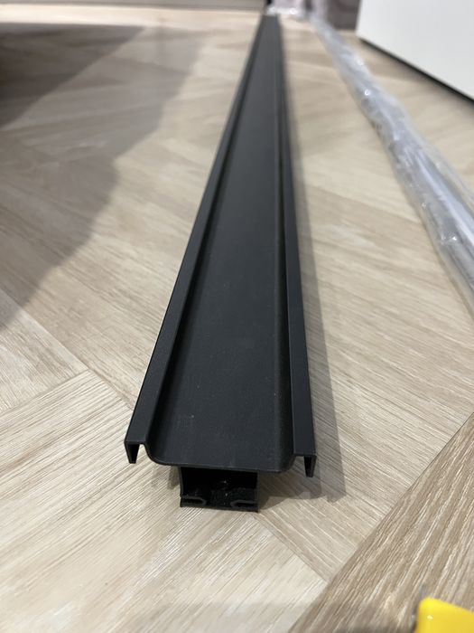 GOLA Profil pionowy C do bezuchwytowych drzwi CZARNY 214,5cm