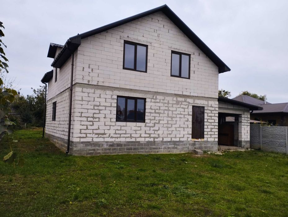 Продаю будинок на Таращанському масиві