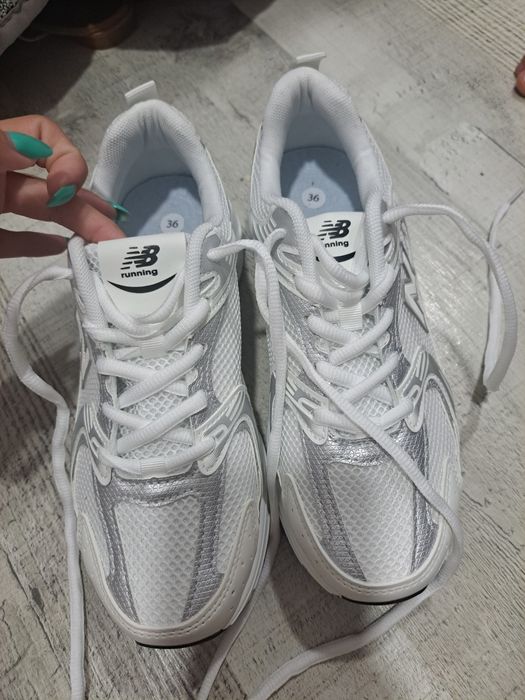 New Balance lace 530