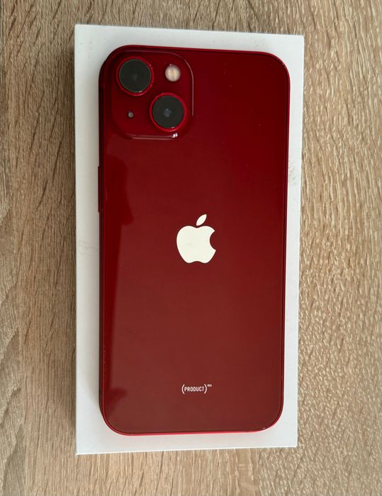Czerwony Iphone 13