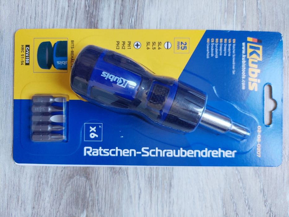 Викрутка з тріскачкою