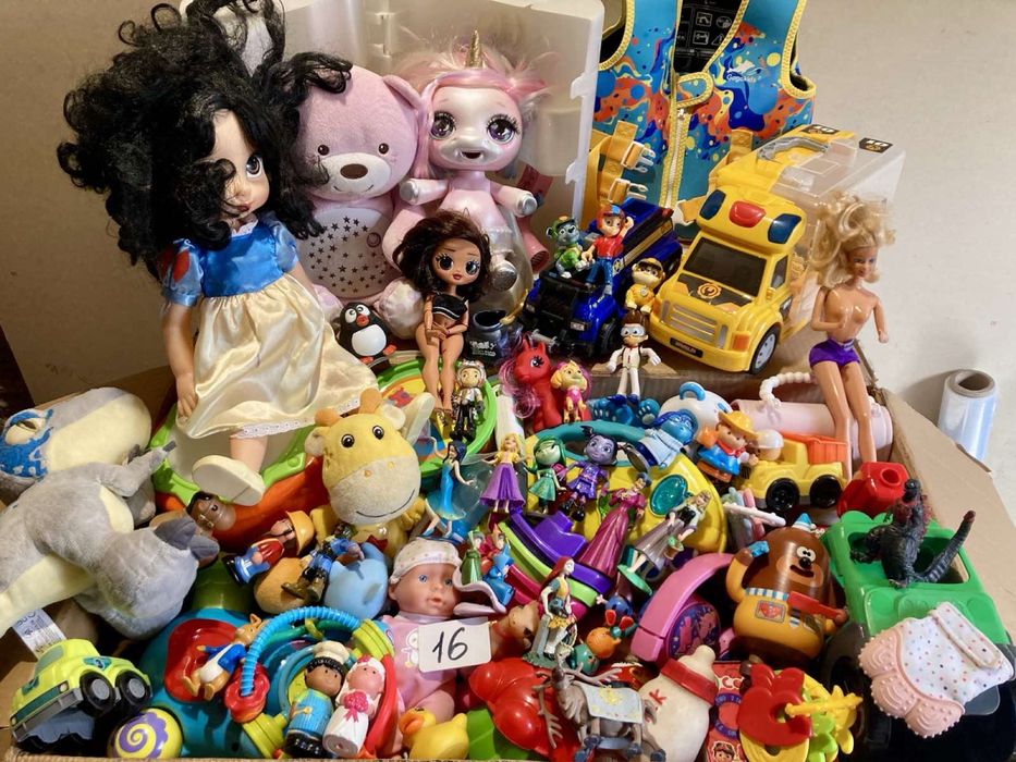 Іграшки секонд Англія та Шотландія