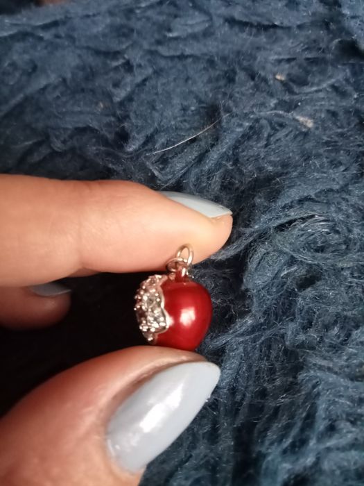 Zawieszka srebrna charms nowa bez metki w kształcie jabłka