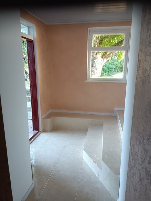 Продам будинок з  якісним  ремонтом .