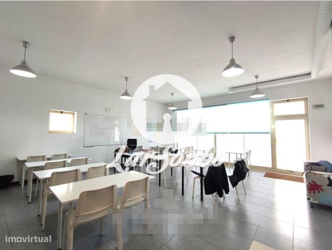 Espaço comercial à venda em Leça do Balio