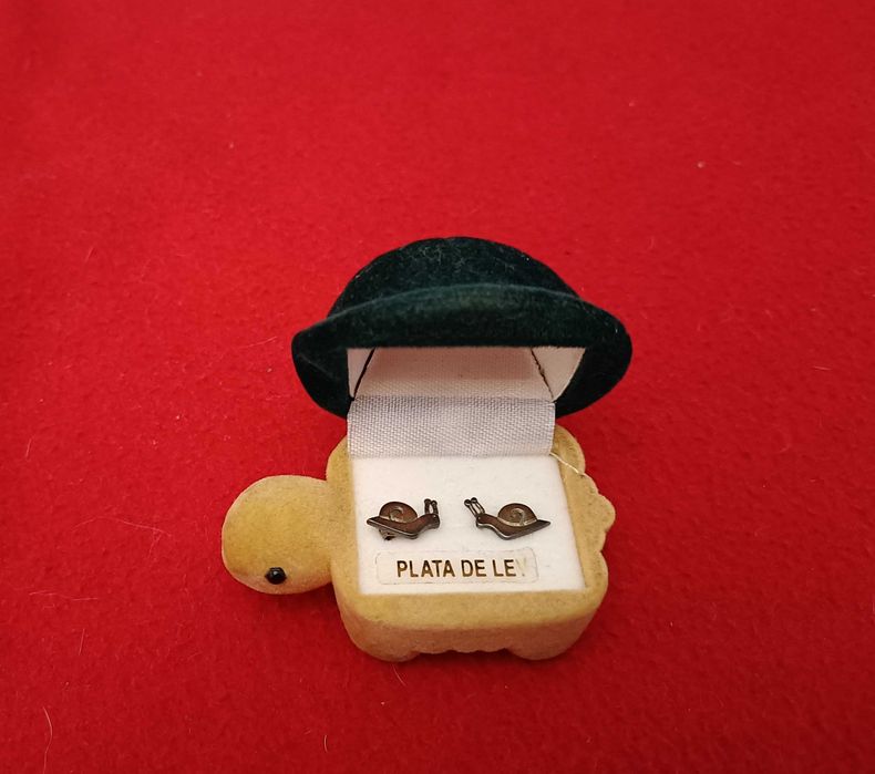 Brincos prata tartaruga com estojo