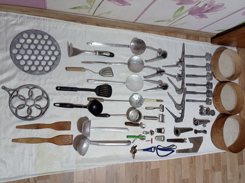 Кухонная утварь. Кухонні приналежності.