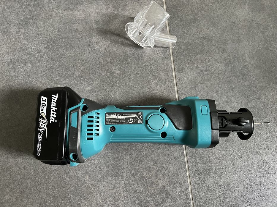 Акум.Фрезер для гіпсокартону Makita  DCO 180+AКБ 3.0