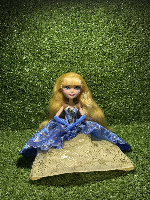 Thronecoming Blondie Lockes  Ever After High