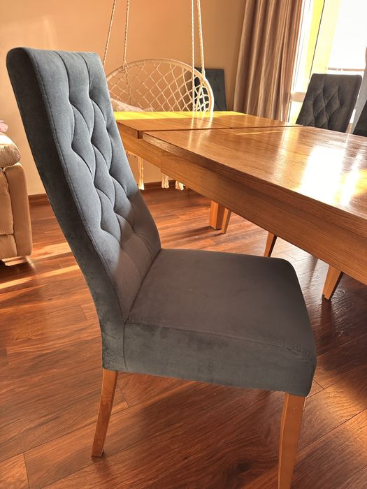 Sprzedam komplet krzeseł