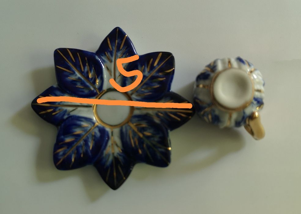 Mini chávena, porcelana.