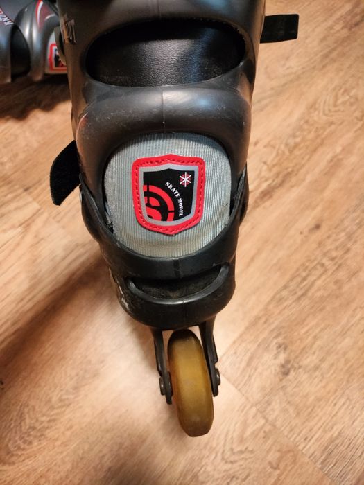 Łyżworolki Genesis Knockout producent Action.