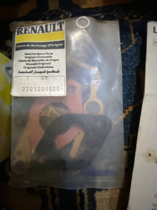 Lote de material diverso para Renault anos 80