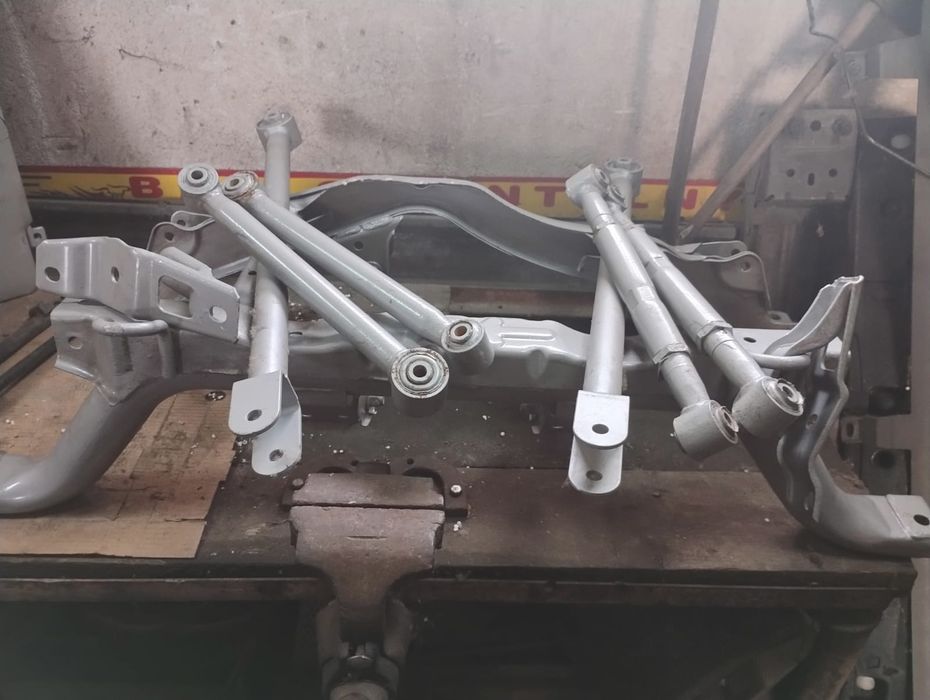 Belka zawieszenia przednia Land Rover Freelander TD4
